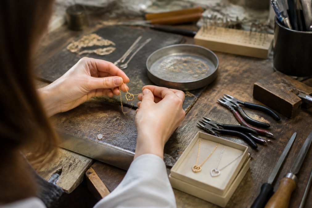 Turnaround Time for Personalized Jewelry: What to Expect